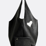 Geantă SACK Neagră cu Inimă Rebelă Albă