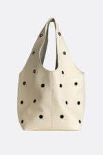 Geantă SACK Crem cu Inele Metalice Negre